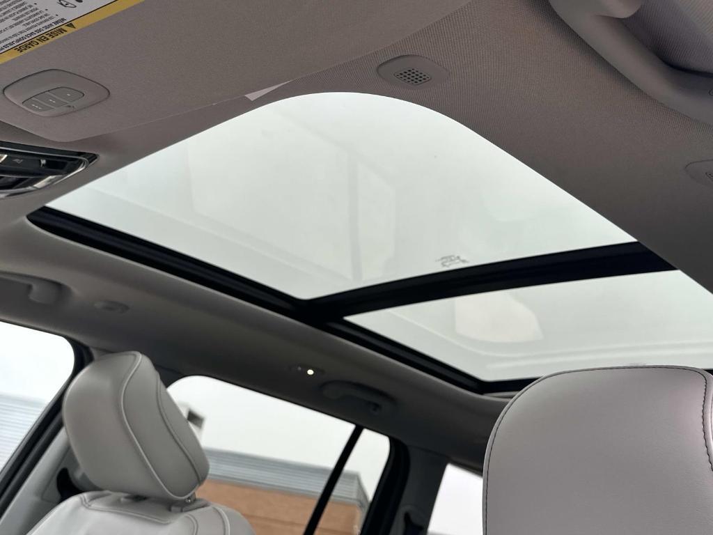 used 2022 Jeep Grand Cherokee car, priced at $29,127