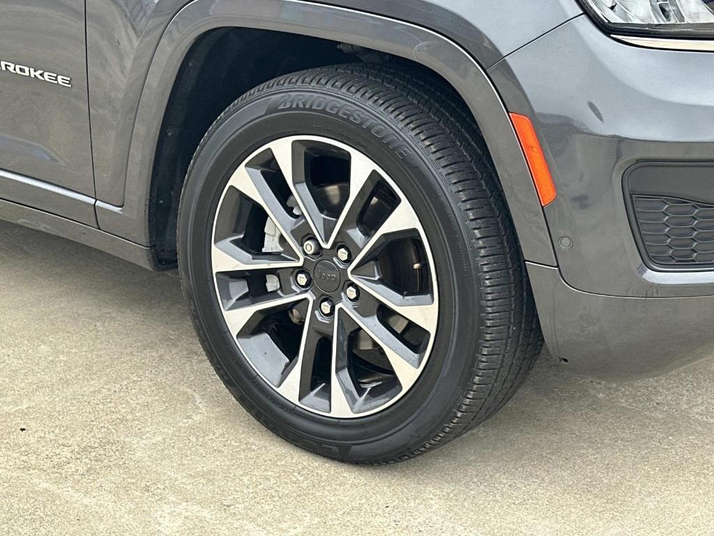 used 2022 Jeep Grand Cherokee car, priced at $29,127