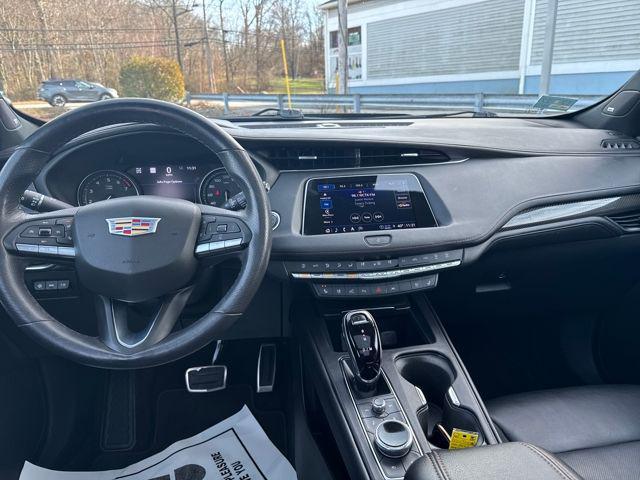 used 2022 Cadillac XT4 car, priced at $29,900