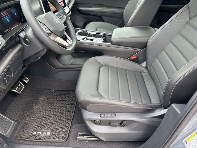 new 2026 Volkswagen Atlas Cross Sport car, priced at $47,877