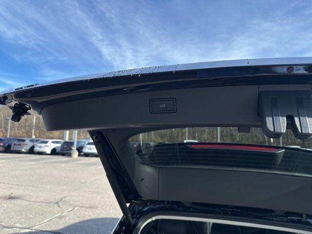 new 2026 Volkswagen Tiguan car, priced at $35,667