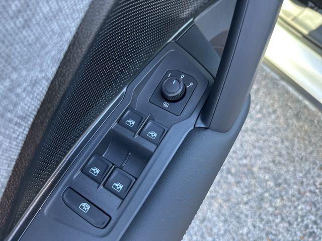 new 2026 Volkswagen Tiguan car, priced at $33,295