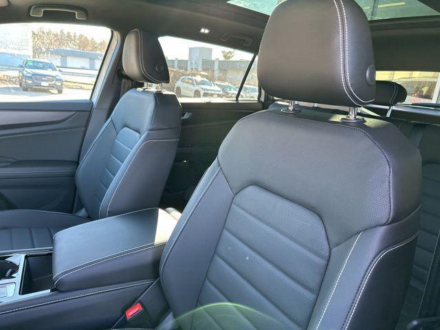 new 2026 Volkswagen Atlas Cross Sport car, priced at $49,876