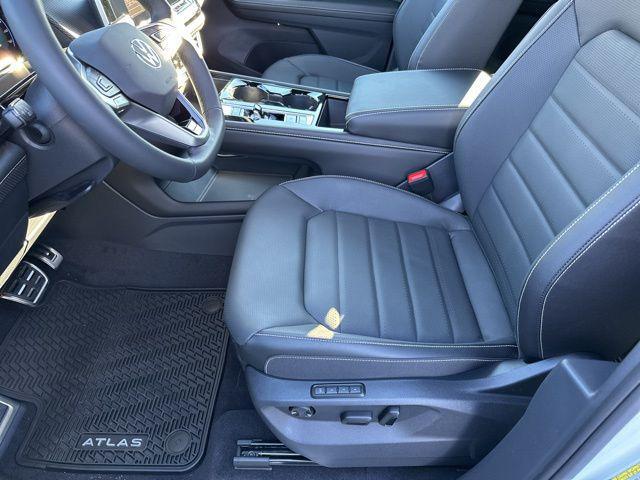 new 2026 Volkswagen Atlas Cross Sport car, priced at $49,876