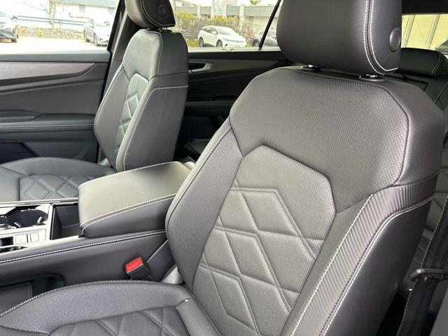 new 2026 Volkswagen Atlas Cross Sport car, priced at $45,276