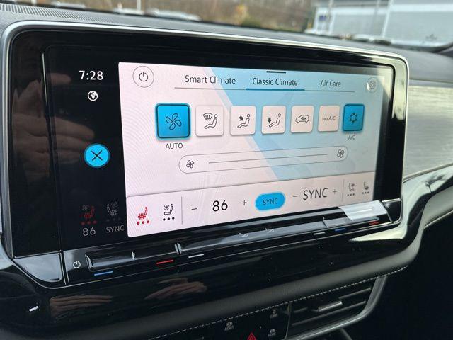 new 2026 Volkswagen Atlas Cross Sport car, priced at $45,276