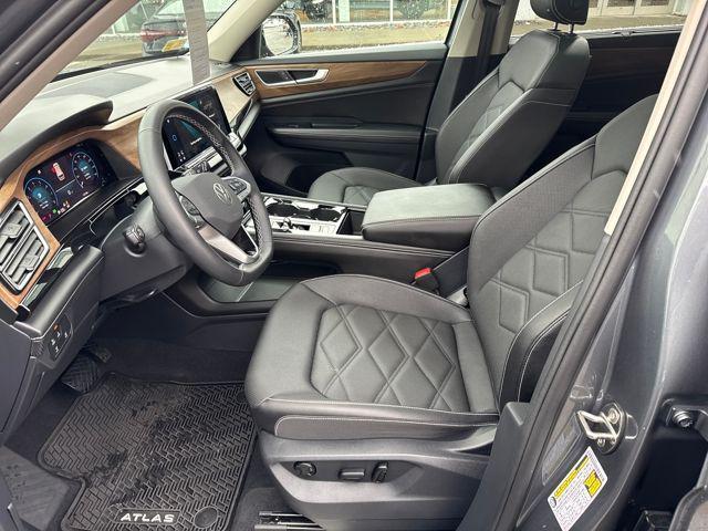used 2025 Volkswagen Atlas car, priced at $37,900