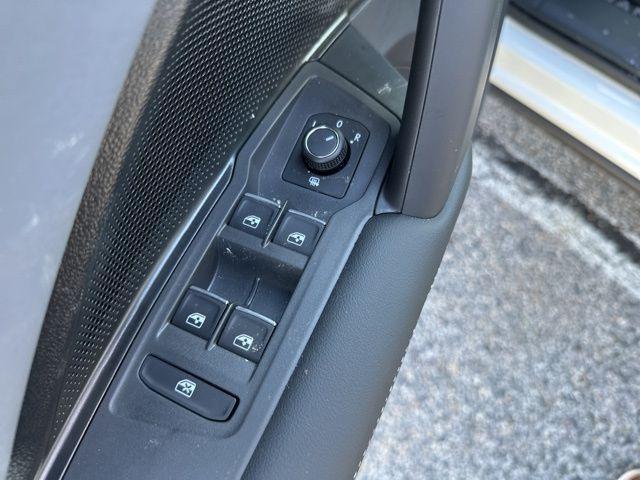 new 2026 Volkswagen Tiguan car, priced at $35,467