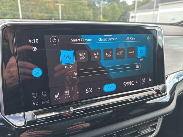 new 2026 Volkswagen Atlas Cross Sport car, priced at $44,693