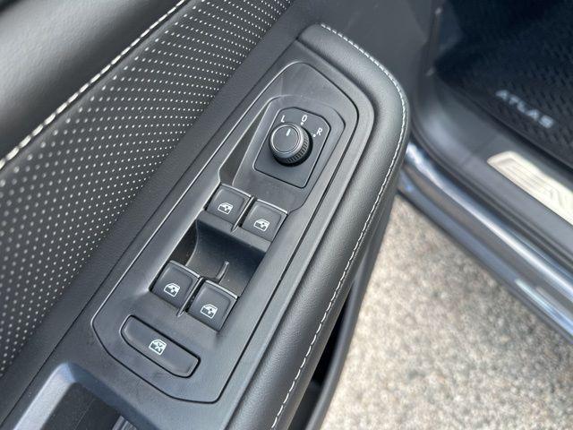 new 2026 Volkswagen Atlas Cross Sport car, priced at $44,693