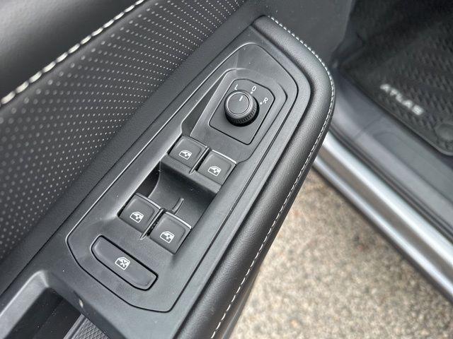 new 2026 Volkswagen Atlas car, priced at $39,909