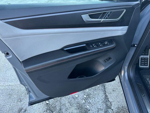 used 2024 Volkswagen Atlas car, priced at $34,900