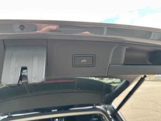 new 2026 Volkswagen Atlas car, priced at $50,503