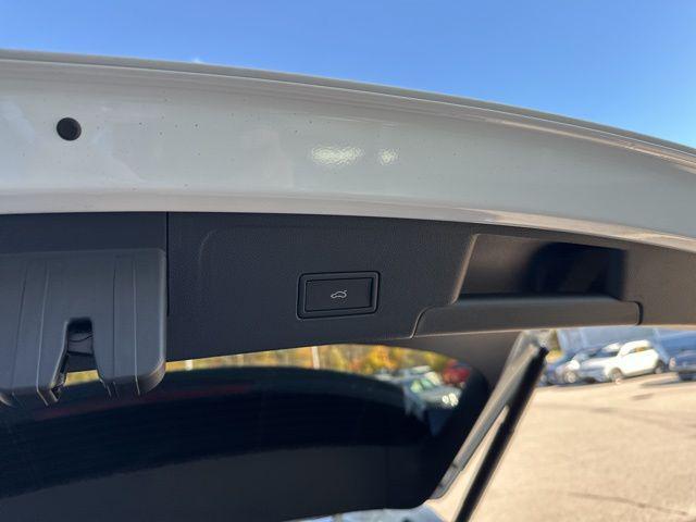 new 2026 Volkswagen Atlas Cross Sport car, priced at $51,092