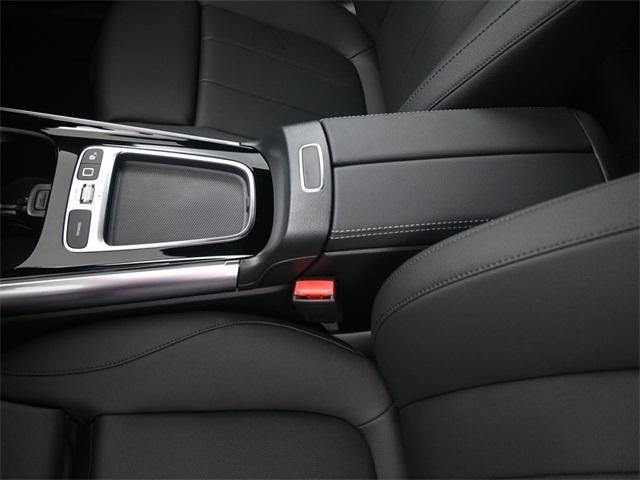 new 2025 Mercedes-Benz GLA 250 car, priced at $39,999