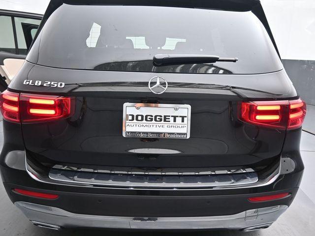 new 2026 Mercedes-Benz GLB 250 car, priced at $48,975