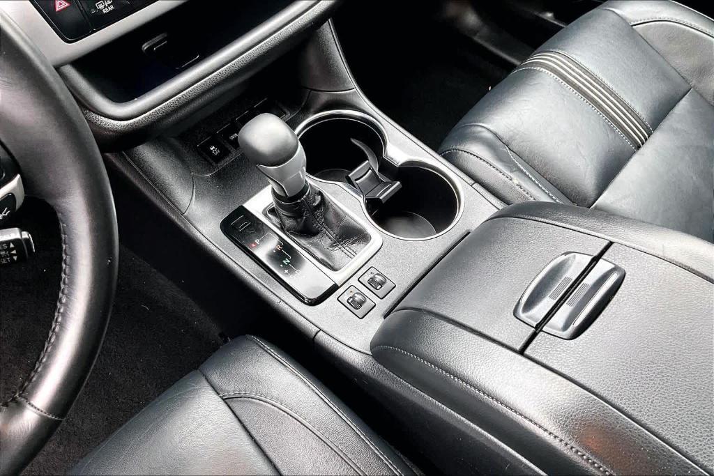 used 2018 Toyota Highlander car, priced at $20,925