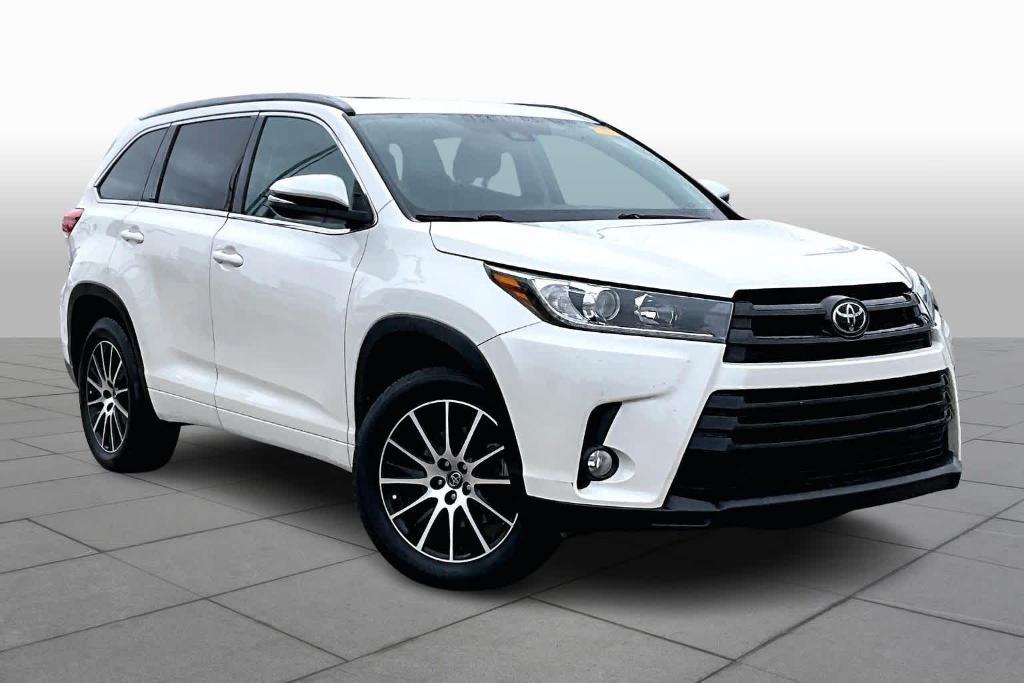 used 2018 Toyota Highlander car, priced at $20,925