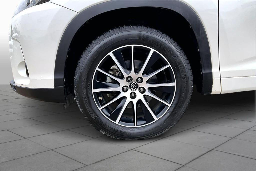 used 2018 Toyota Highlander car, priced at $20,925
