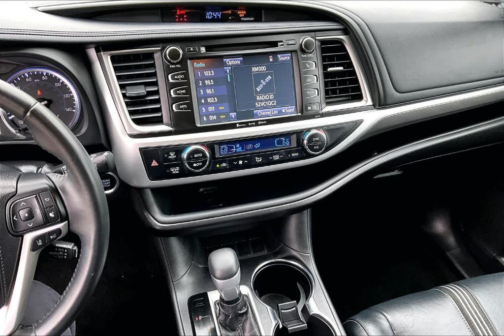 used 2018 Toyota Highlander car, priced at $20,925