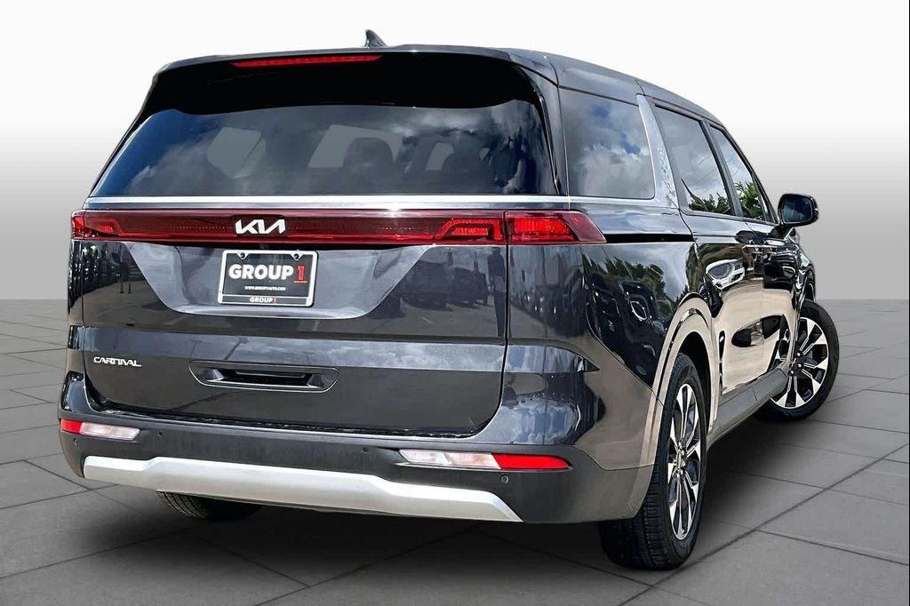 used 2024 Kia Carnival car, priced at $28,325