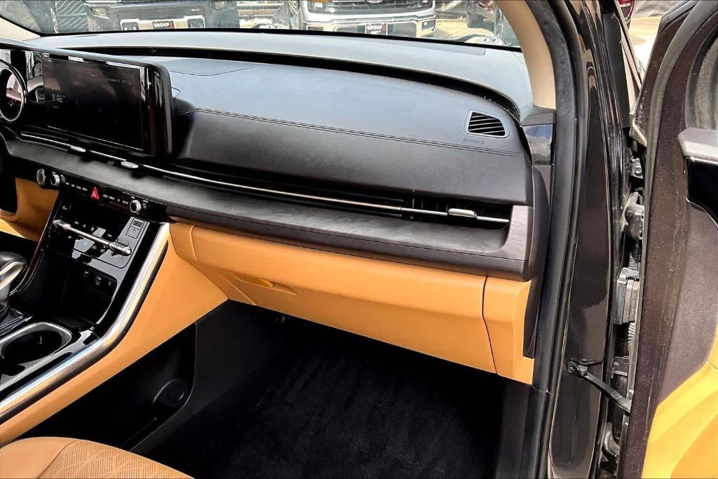 used 2024 Kia Carnival car, priced at $29,999