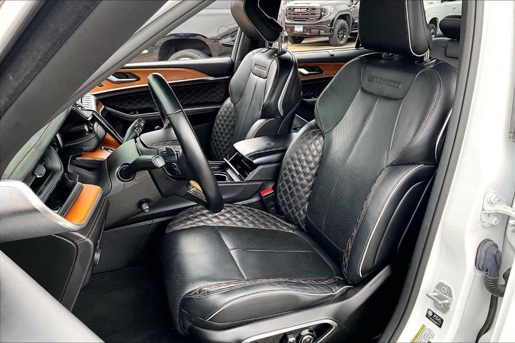 used 2022 Jeep Grand Cherokee car, priced at $39,695