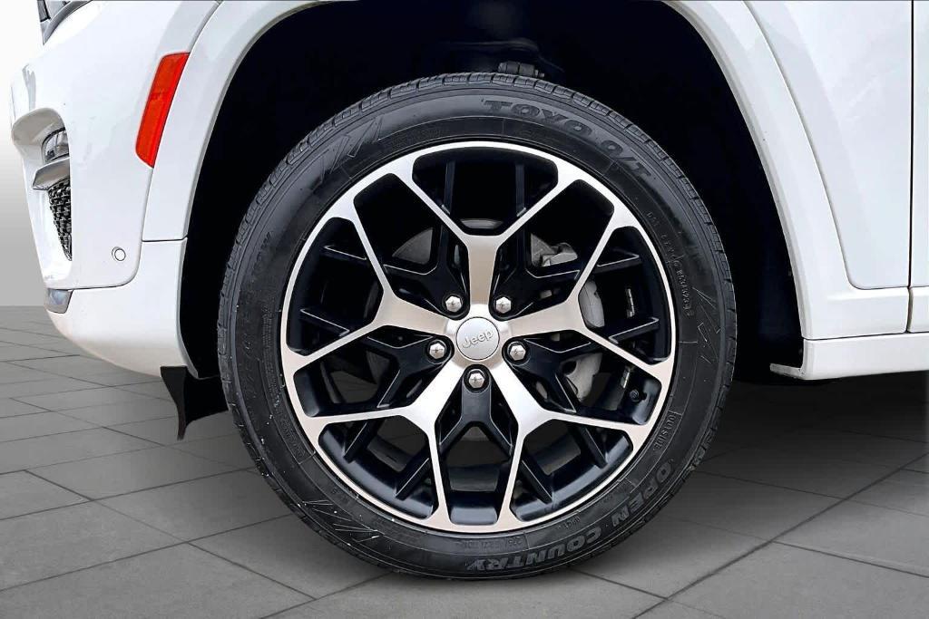 used 2022 Jeep Grand Cherokee car, priced at $39,695