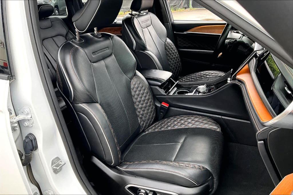 used 2022 Jeep Grand Cherokee car, priced at $39,695