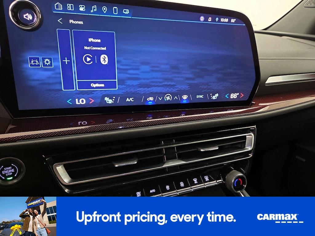 used 2024 Chevrolet Traverse car, priced at $43,998