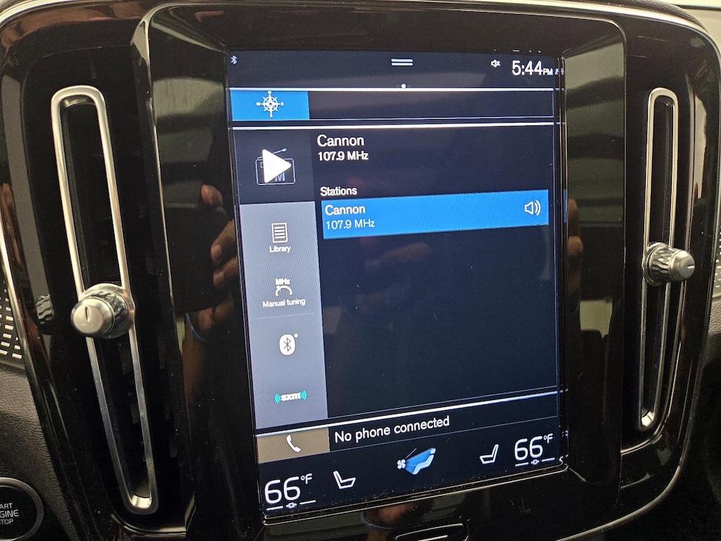 used 2021 Volvo XC40 car, priced at $21,998