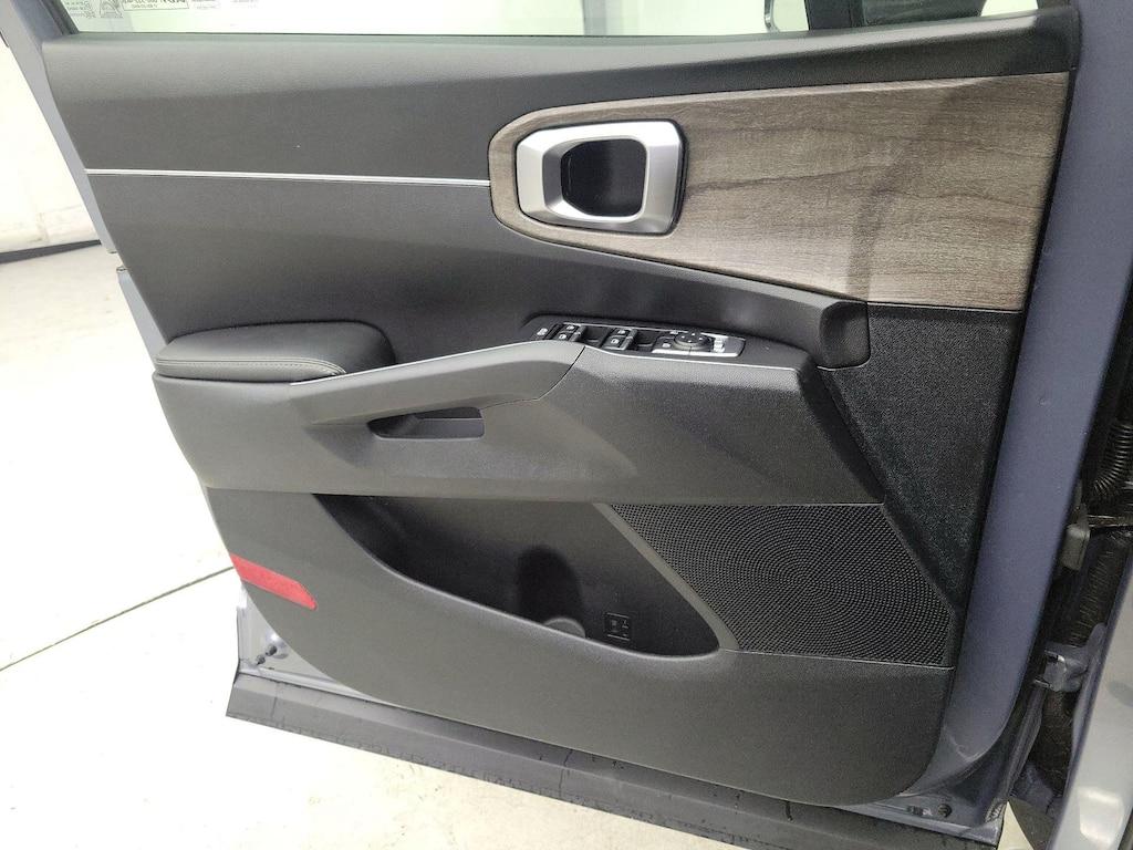 used 2022 Kia Sorento car, priced at $29,998