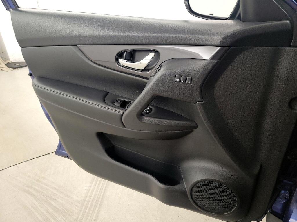 used 2018 Nissan Rogue car, priced at $15,998