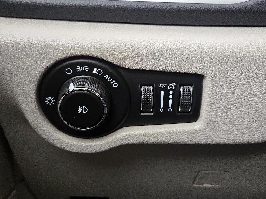 used 2023 Chrysler Pacifica car, priced at $24,998