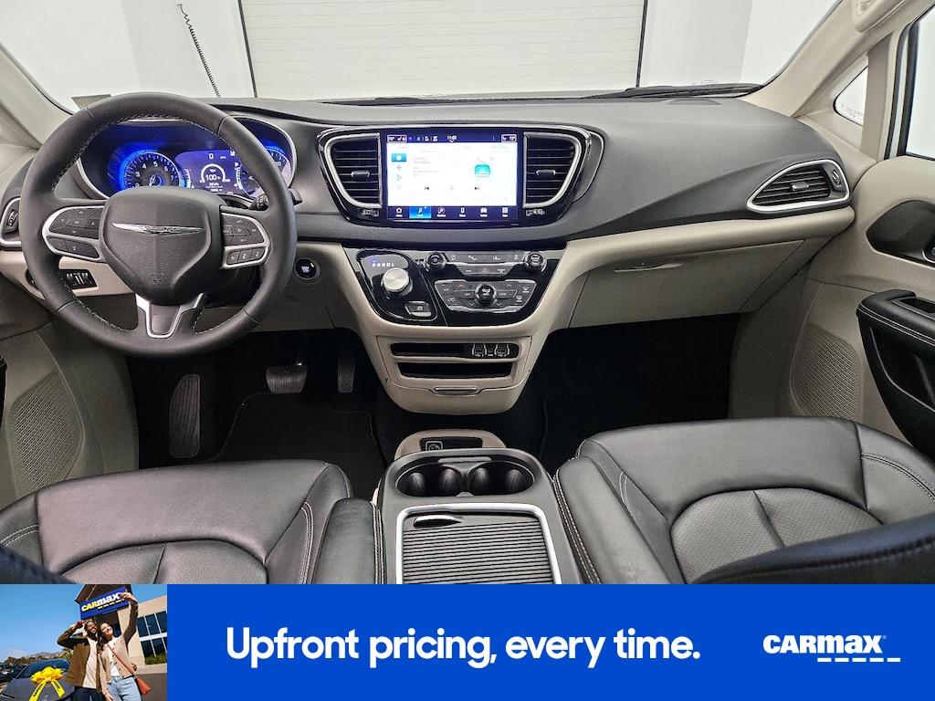 used 2024 Chrysler Pacifica car, priced at $30,998