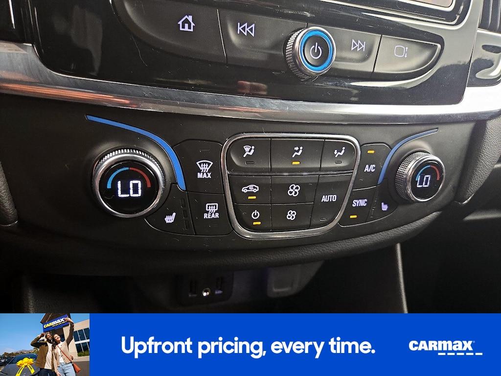 used 2023 Chevrolet Traverse car, priced at $31,998