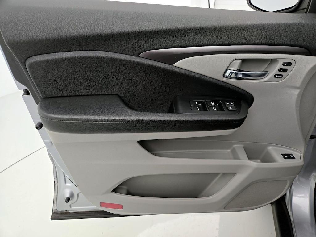 used 2022 Honda Pilot car, priced at $31,998