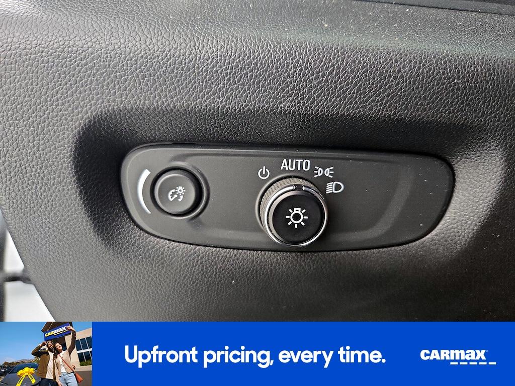 used 2023 Chevrolet Traverse car, priced at $38,998