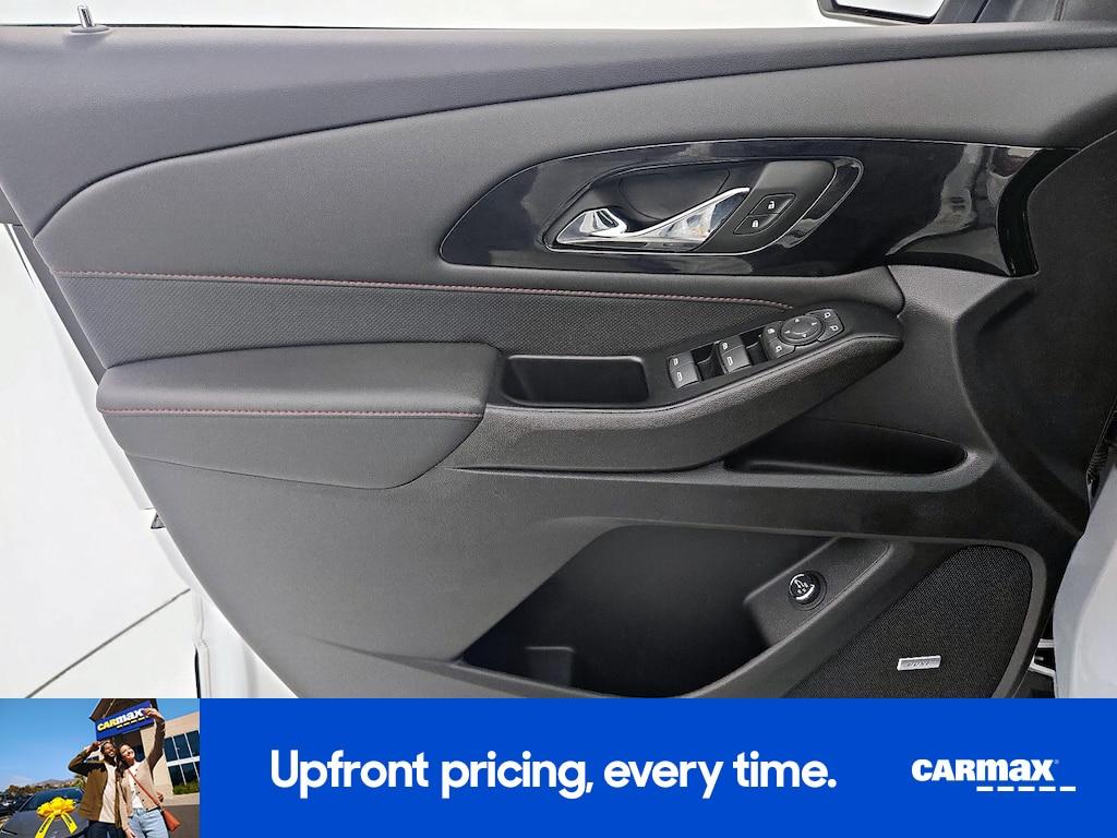 used 2023 Chevrolet Traverse car, priced at $38,998