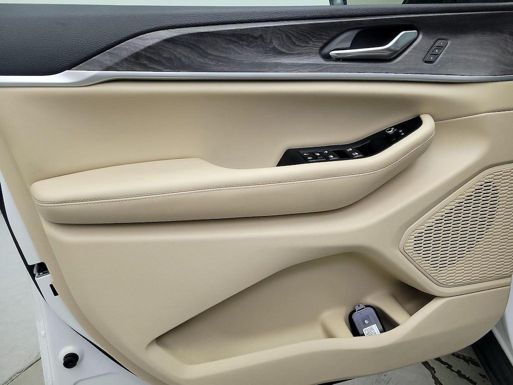 used 2023 Jeep Grand Cherokee car, priced at $30,998