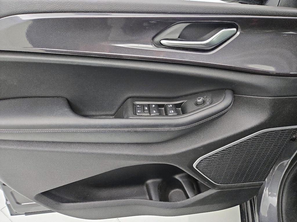 used 2021 Jeep Grand Cherokee L car, priced at $30,998