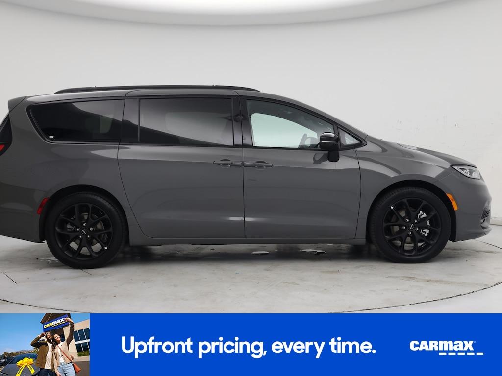 used 2025 Chrysler Pacifica car, priced at $38,998
