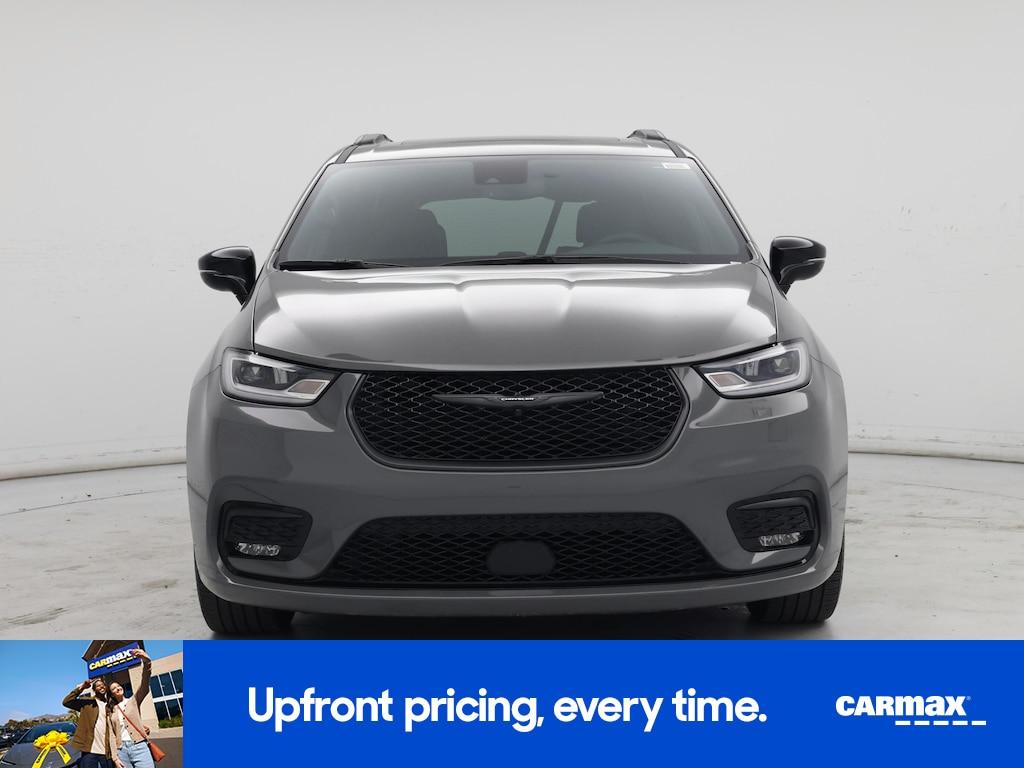 used 2025 Chrysler Pacifica car, priced at $38,998