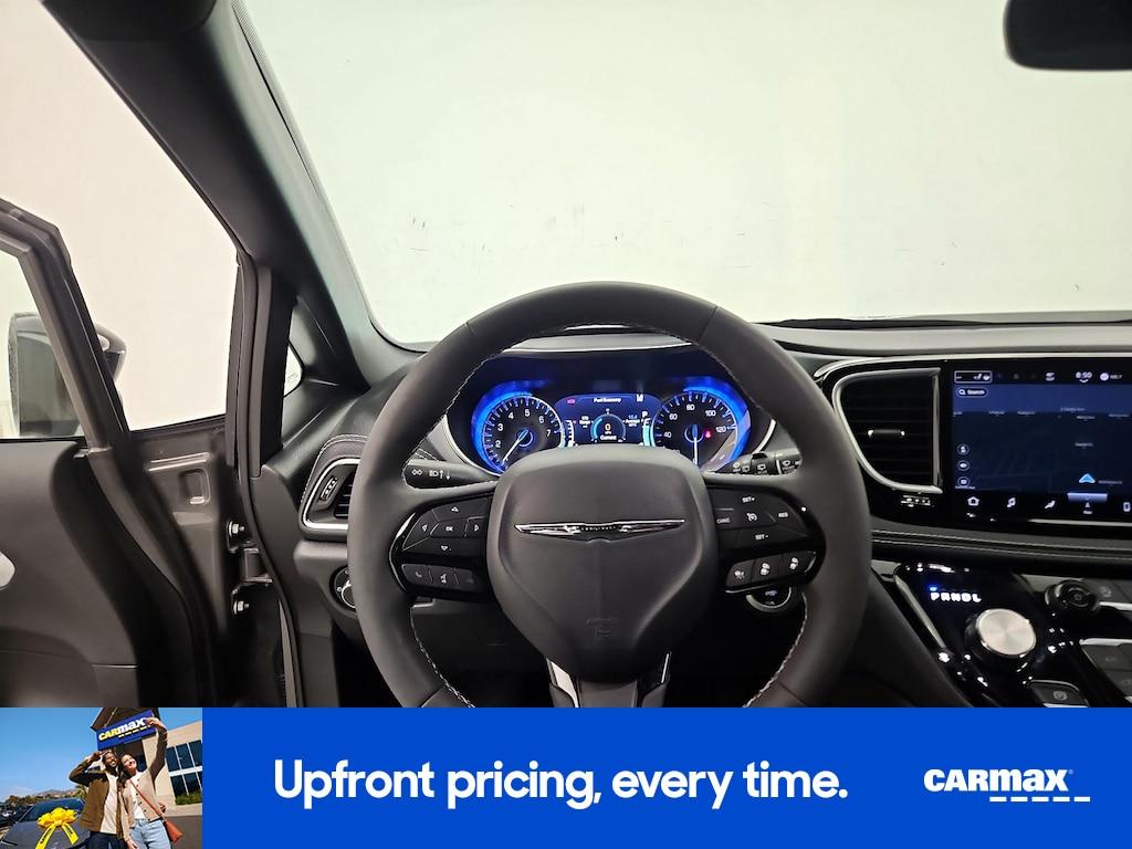 used 2025 Chrysler Pacifica car, priced at $38,998