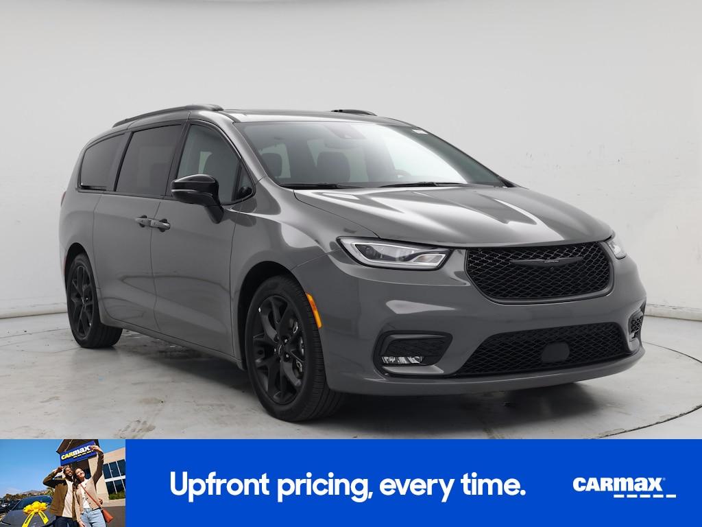 used 2025 Chrysler Pacifica car, priced at $38,998