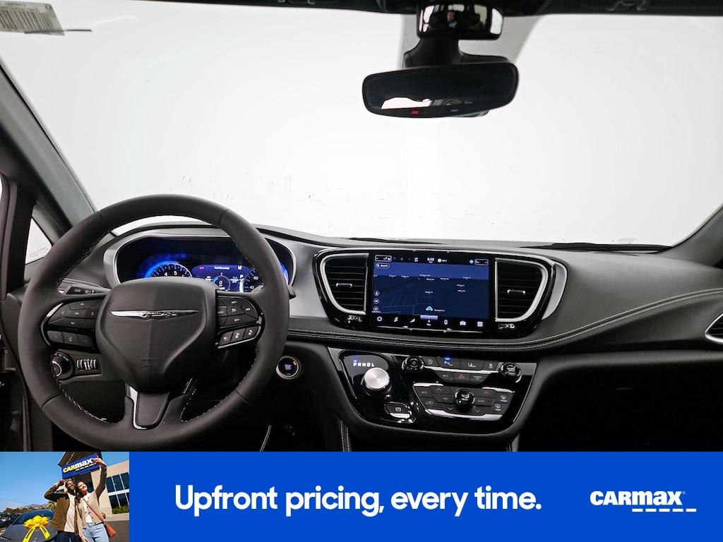 used 2025 Chrysler Pacifica car, priced at $38,998