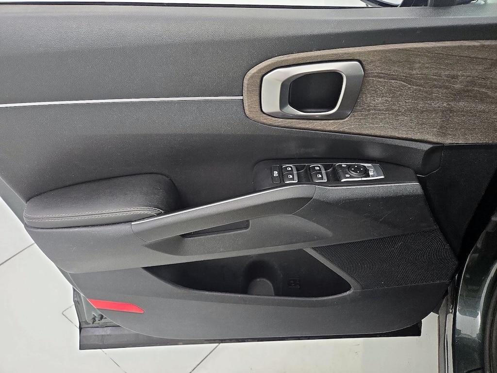 used 2023 Kia Sorento car, priced at $29,998