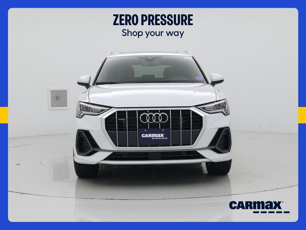 Audi Q3 view 6