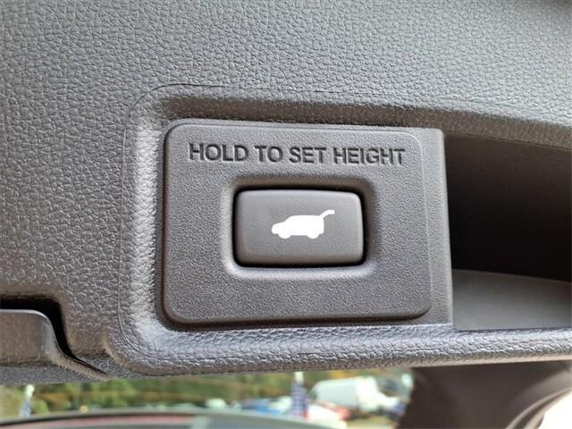 new 2025 Acura RDX car, priced at $51,650