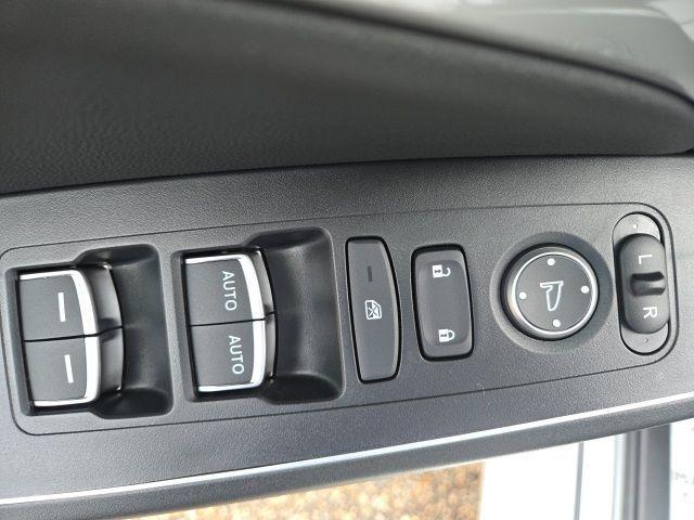 used 2025 Acura Integra car, priced at $30,999